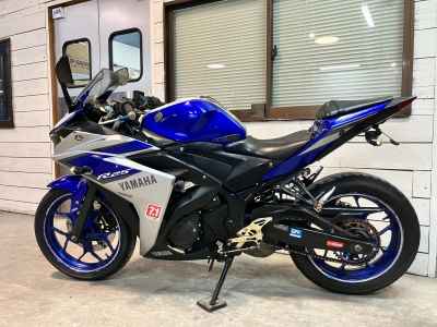 Yamaha YZF-R25 2015