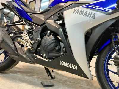 Yamaha YZF-R25 2015