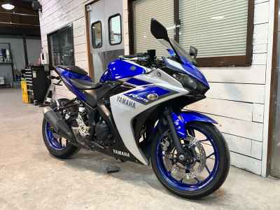 Yamaha YZF-R25 2015
