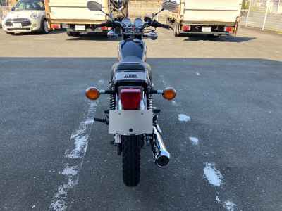 Yamaha SR400 2021