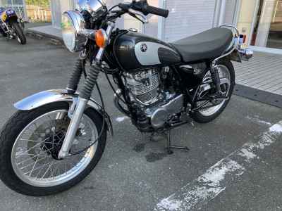 Yamaha SR400 2021