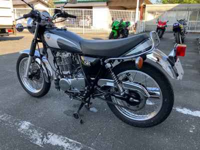 Yamaha SR400 2021