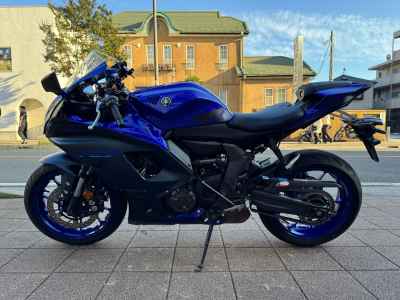Yamaha YZF-R7 2022