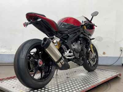 Triumph Triple 1200 RR 2022