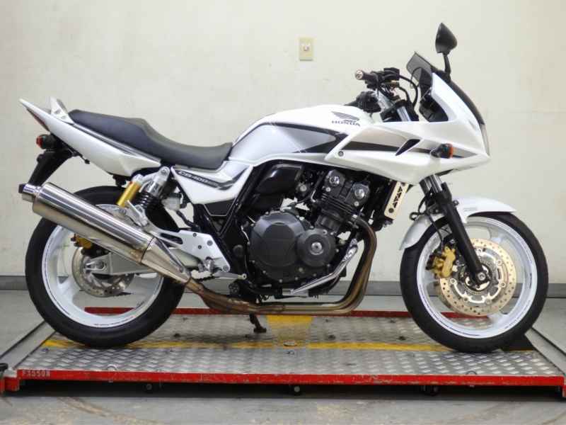 Honda CB400 Super Boldor 2012