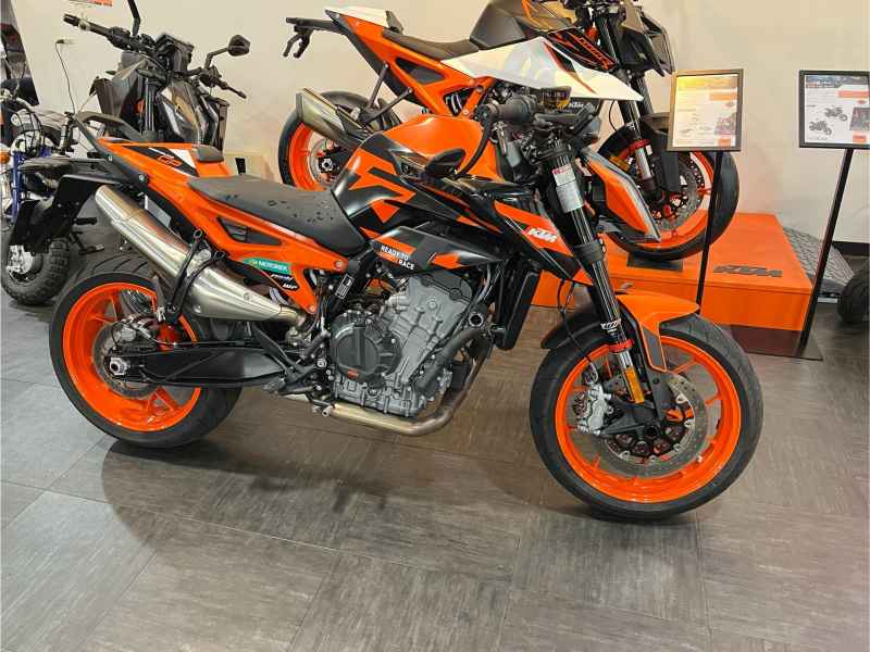 KTM 890 Duke 2024
