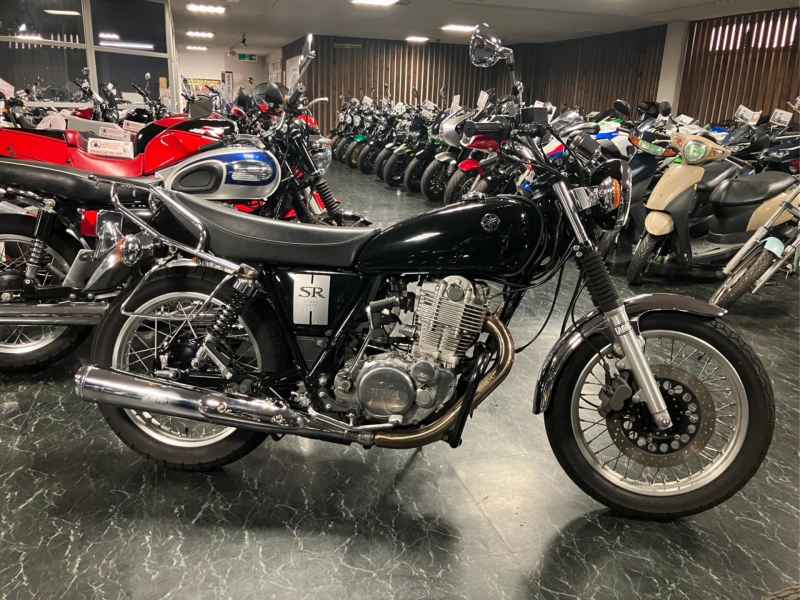 Yamaha SR400 2020