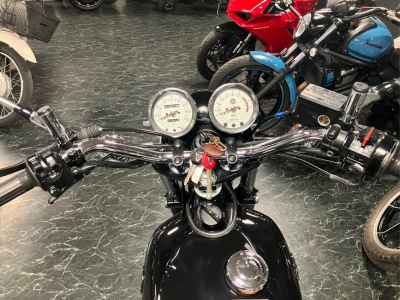 Yamaha SR400 2020