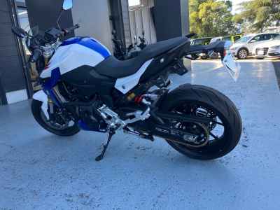 BMW F900R 2023