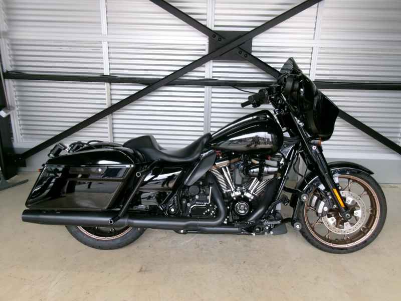Harley-Davidson FLHXST 2022