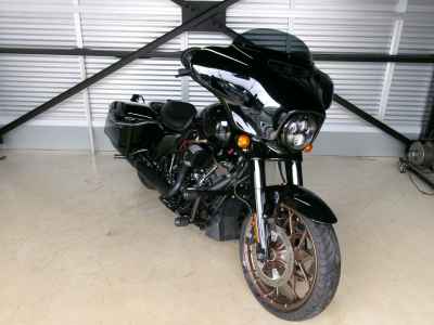 Harley-Davidson FLHXST 2022