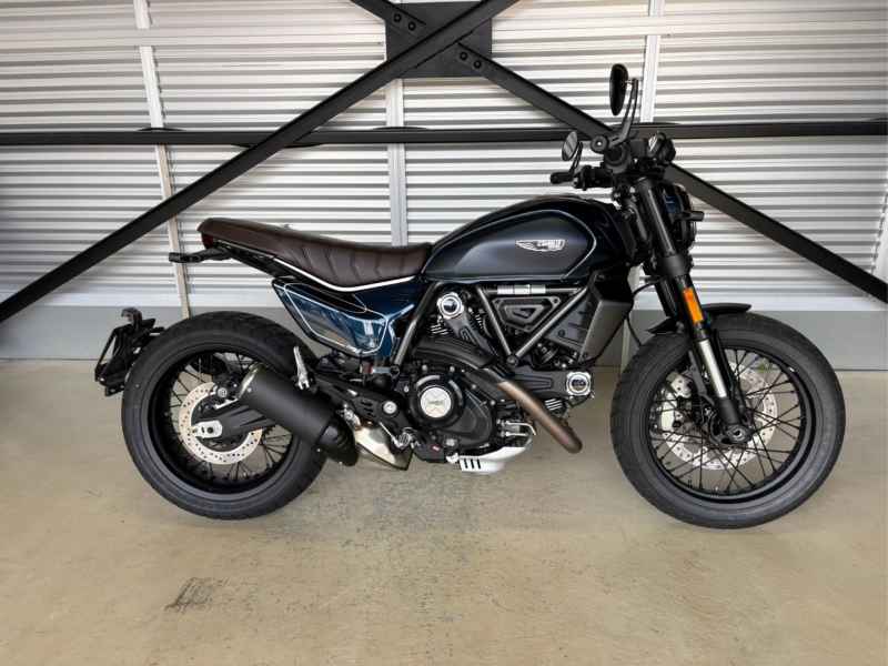 Ducati Scrambler Nightshift 2025