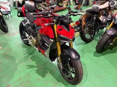 Ducati Streetfighter V4S 2021