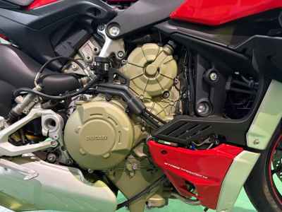 Ducati Streetfighter V4S 2021