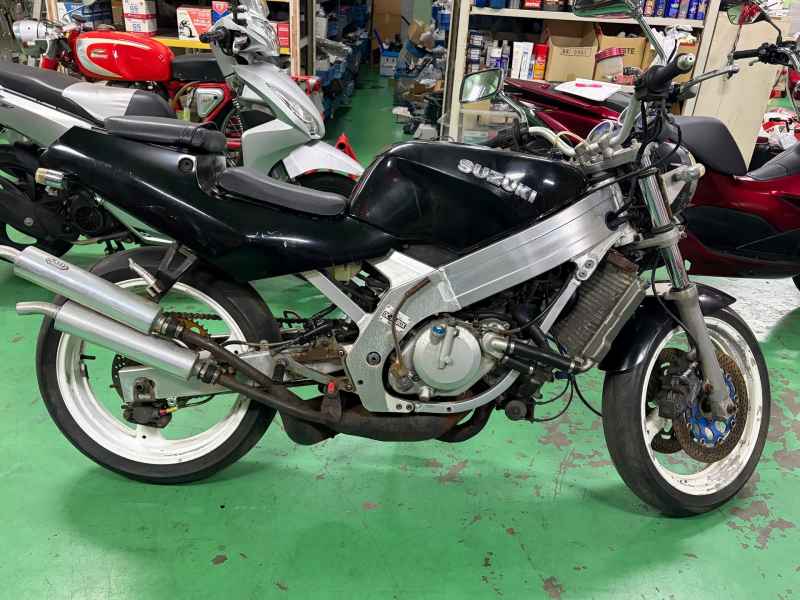Suzuki RGV250