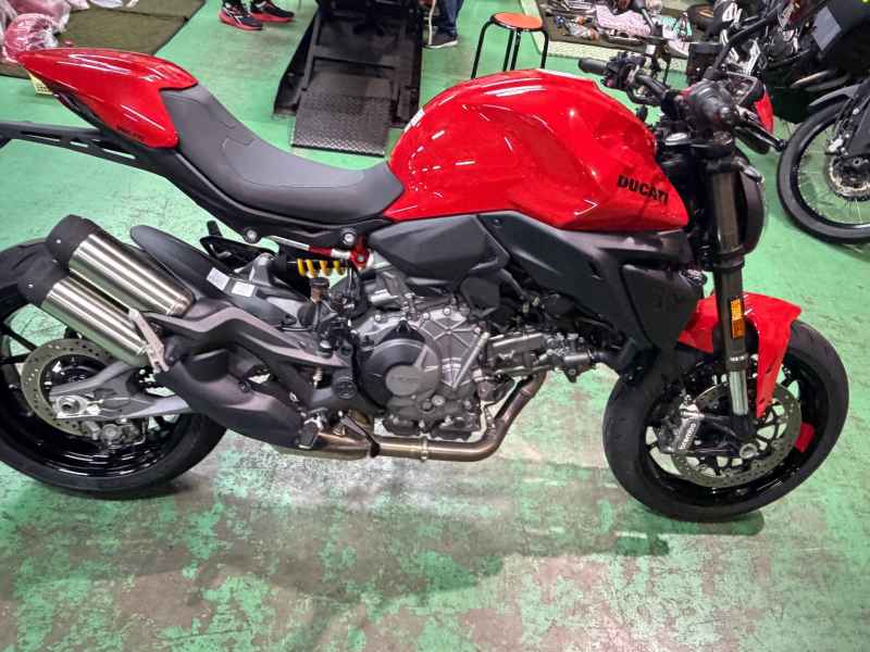Ducati Monster PLUS 2026
