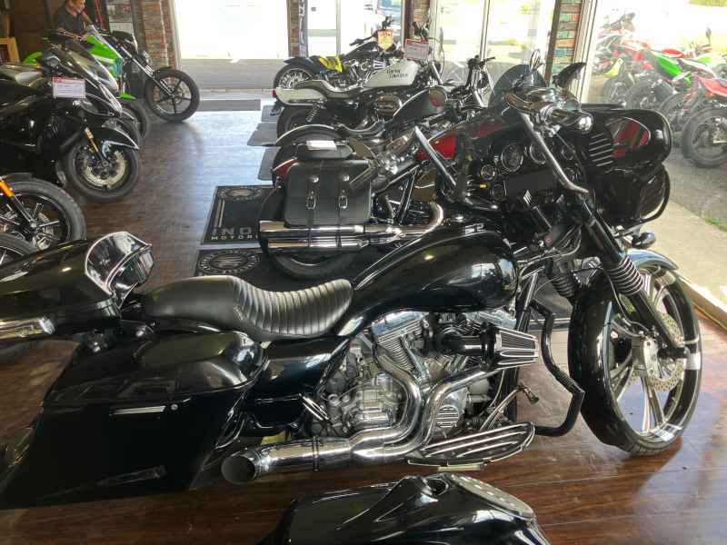 Harley-Davidson FLHTCUSE5 CVO 2011