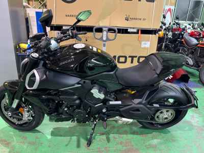 Ducati Diavel V4 2025