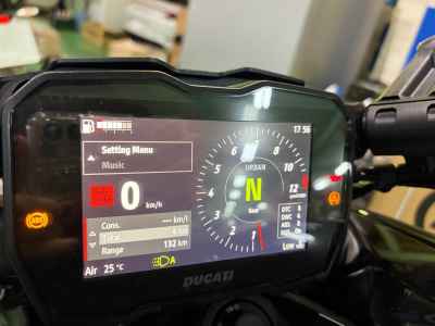 Ducati Diavel V4 2025