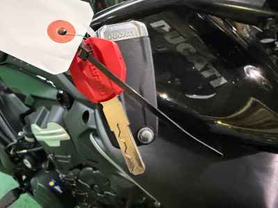 Ducati Diavel V4 2025