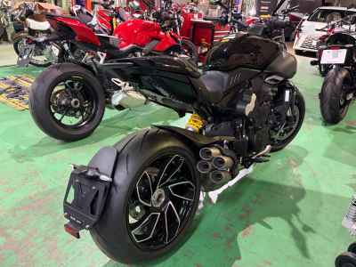 Ducati Diavel V4 2025