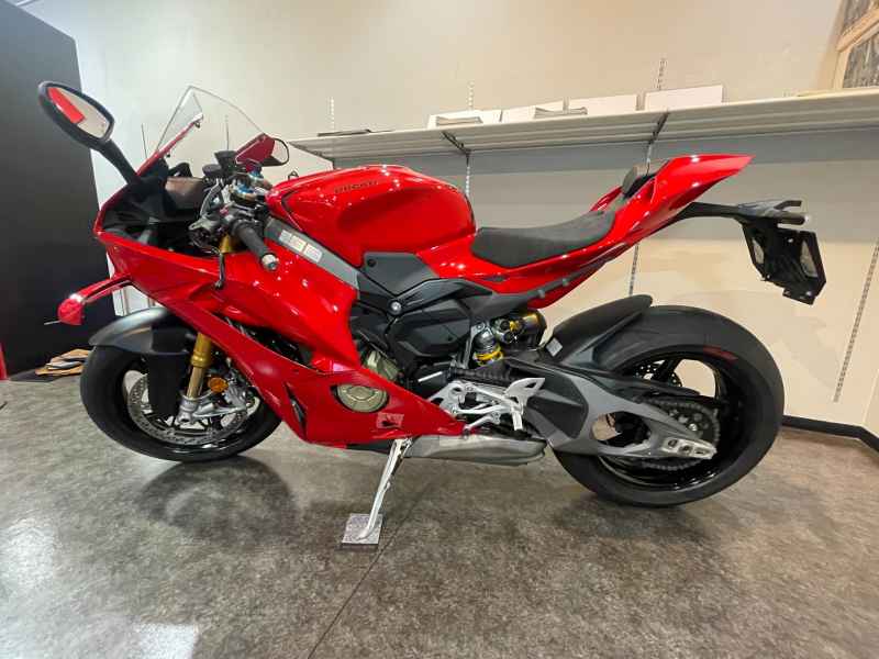 Ducati Panigale V4S 2025