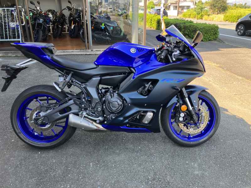 Yamaha YZF-R7 2025