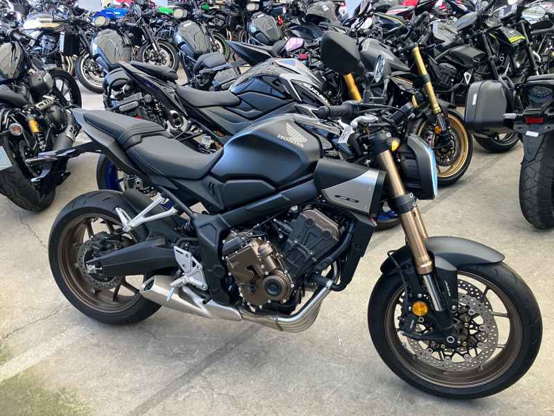 Honda CB650R E-Clutch 2025