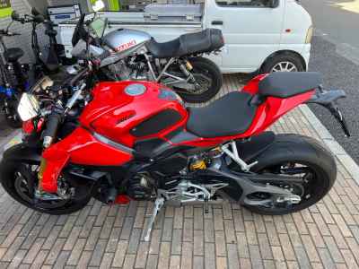 Ducati Streetfighter V4S 2025