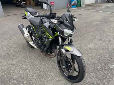 Kawasaki Z400 2022