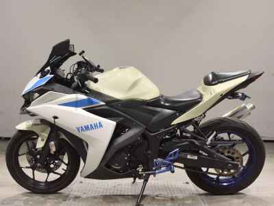 Yamaha YZF-R25 2015