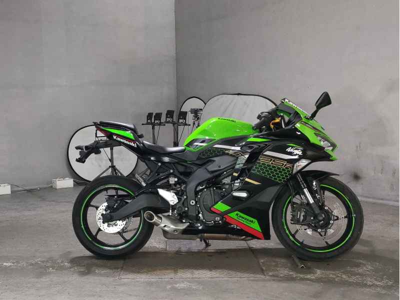 Kawasaki Ninja ZX-25R KRT Edition