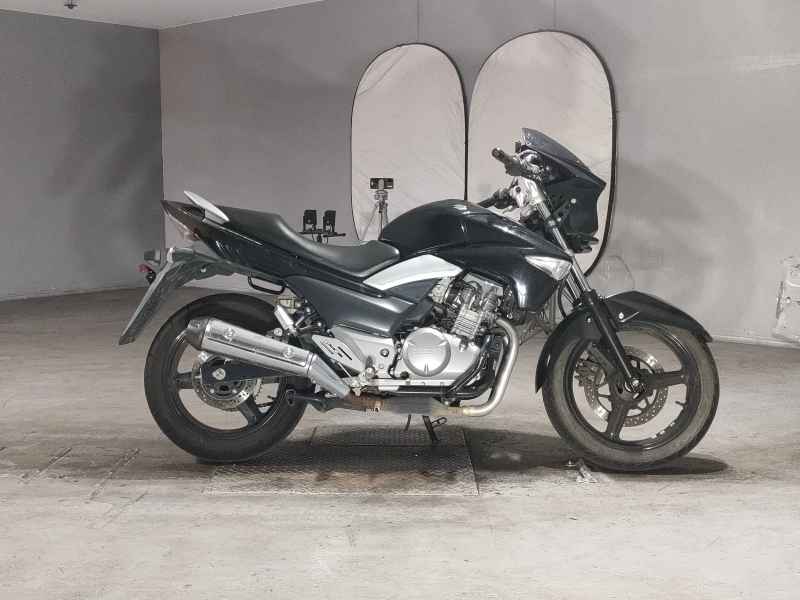 Suzuki GSR250
