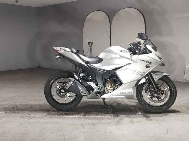 Suzuki Gixxer 250SF