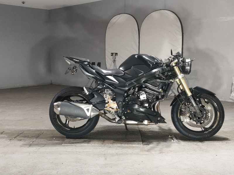Suzuki GSR750 2012