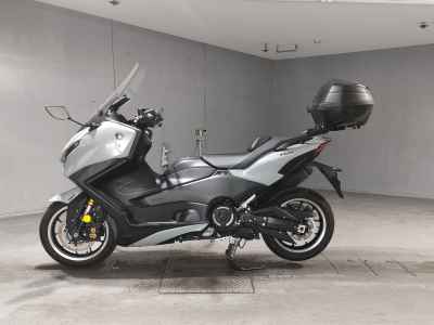 Yamaha TMAX 560 2025