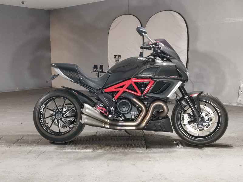 Ducati Diavel Carbon 2011