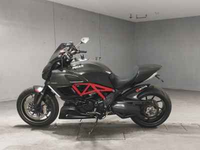 Ducati Diavel Carbon 2011