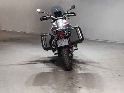 Moto Guzzi V85TT 2026