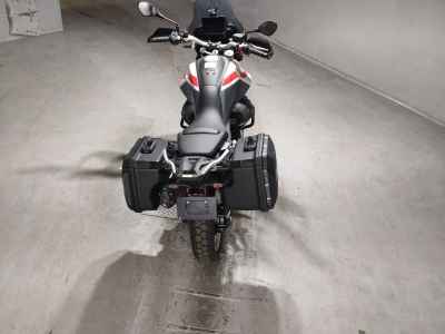 Moto Guzzi V85TT 2026