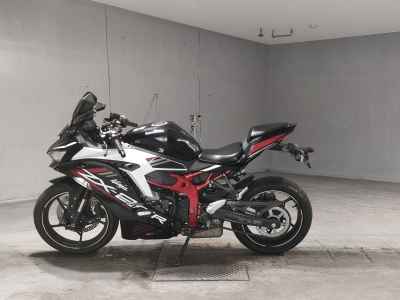 Kawasaki Ninja ZX-25R KRT Edition