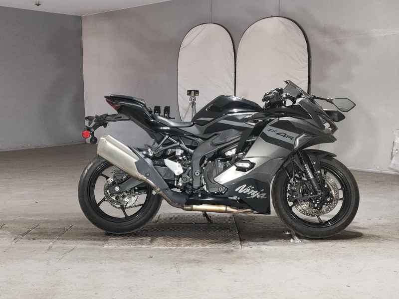 Kawasaki Ninja ZX-4R SE 2025