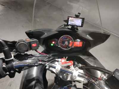 Suzuki GSR250S