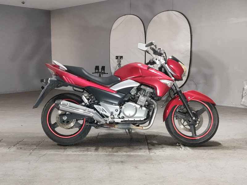 Suzuki GSR250