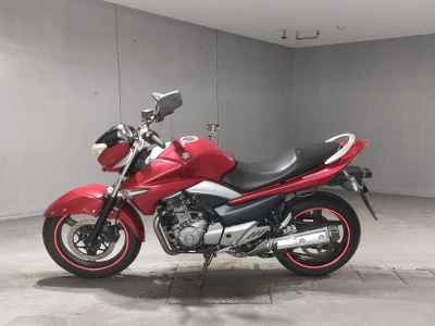 Suzuki GSR250