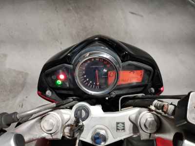 Suzuki GSR250