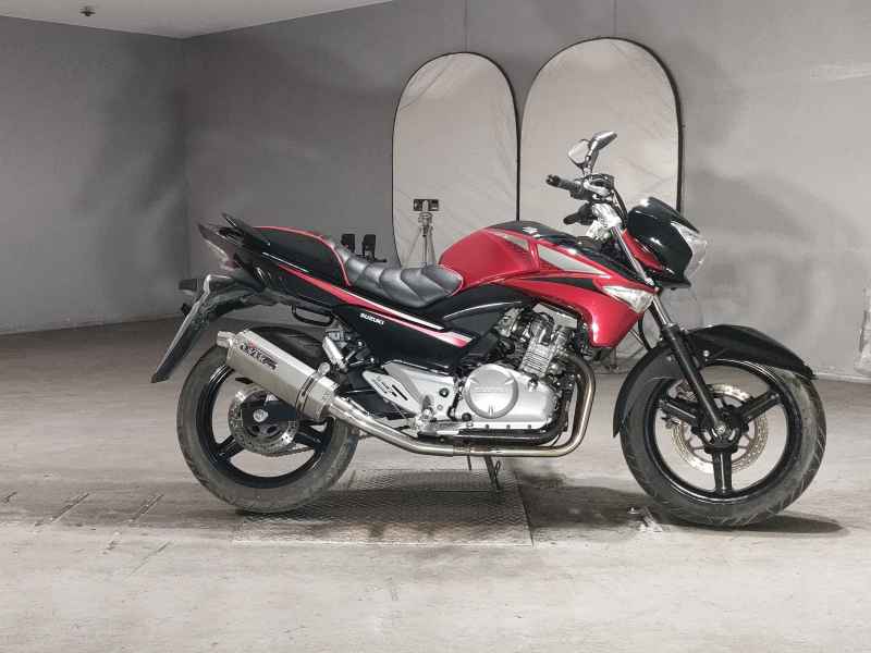 Suzuki GSR250