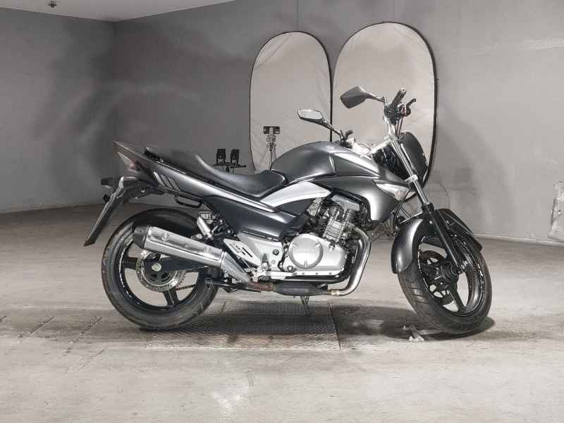 Suzuki GSR250
