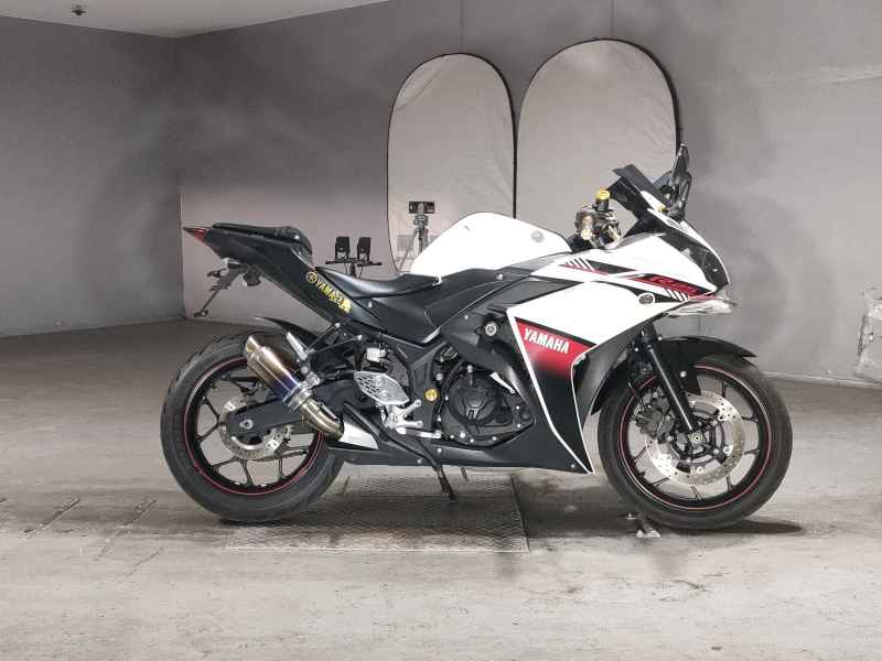 Yamaha YZF-R25 2016