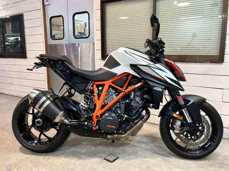 KTM 1290 Super Duke R 2020